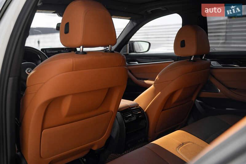 Седан BMW 5 Series 2021 в Львове