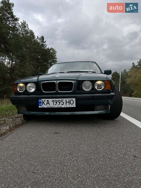 Седан BMW 5 Series 1995 в Киеве