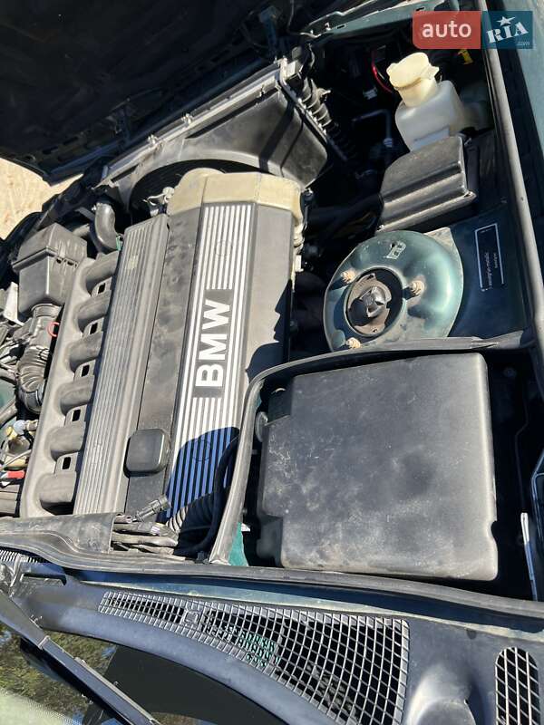 Седан BMW 5 Series 1995 в Киеве