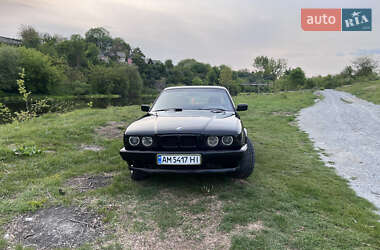 Седан BMW 5 Series 1994 в Прилуках