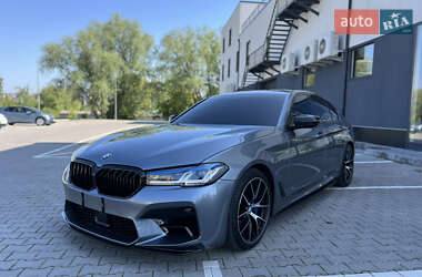 Седан BMW 5 Series 2017 в Хмельницком