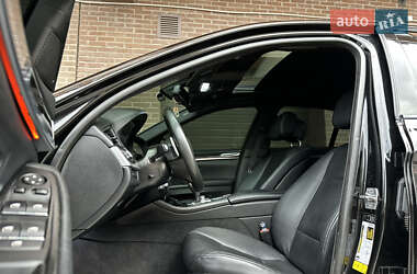 Седан BMW 5 Series 2012 в 