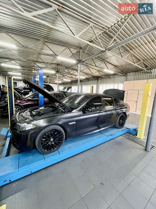 Седан BMW 5 Series 2014 в Кременчуці