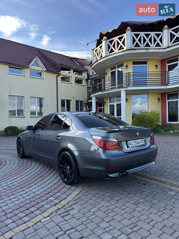 Седан BMW 5 Series 2004 в Іршаві