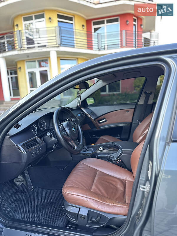 Седан BMW 5 Series 2004 в Іршаві