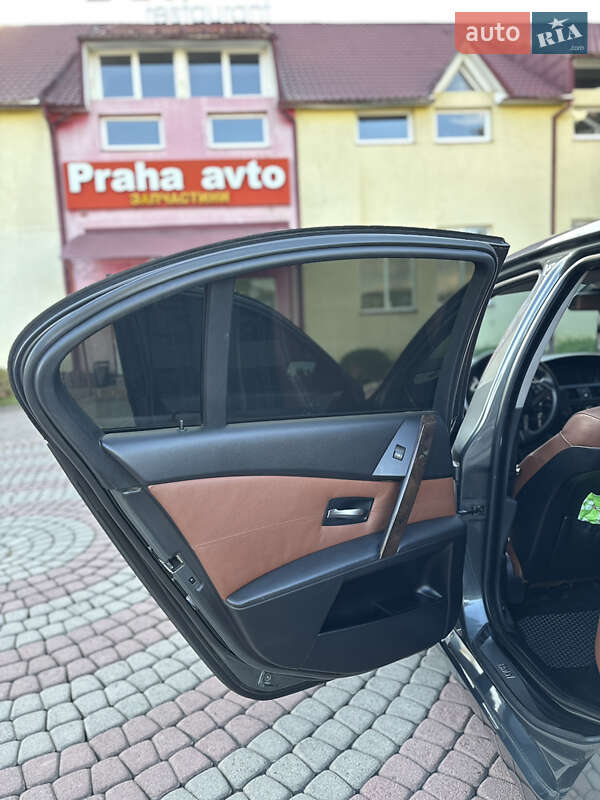 Седан BMW 5 Series 2004 в Іршаві
