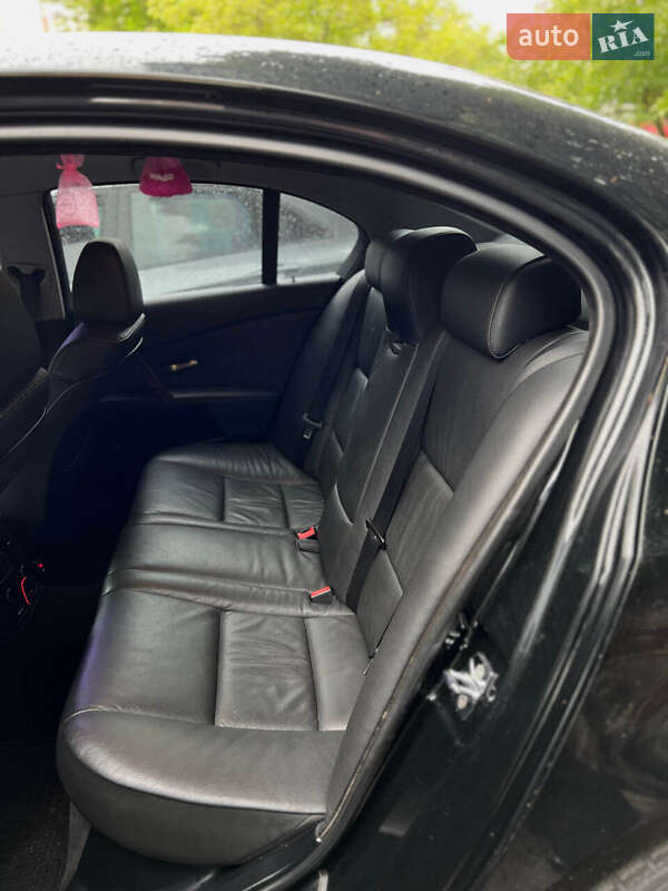 Седан BMW 5 Series 2005 в Львові
