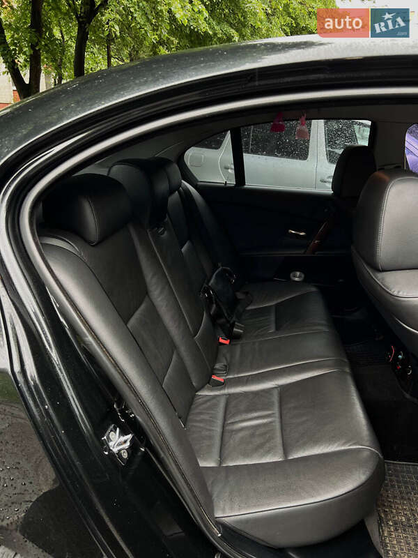 Седан BMW 5 Series 2005 в Львові
