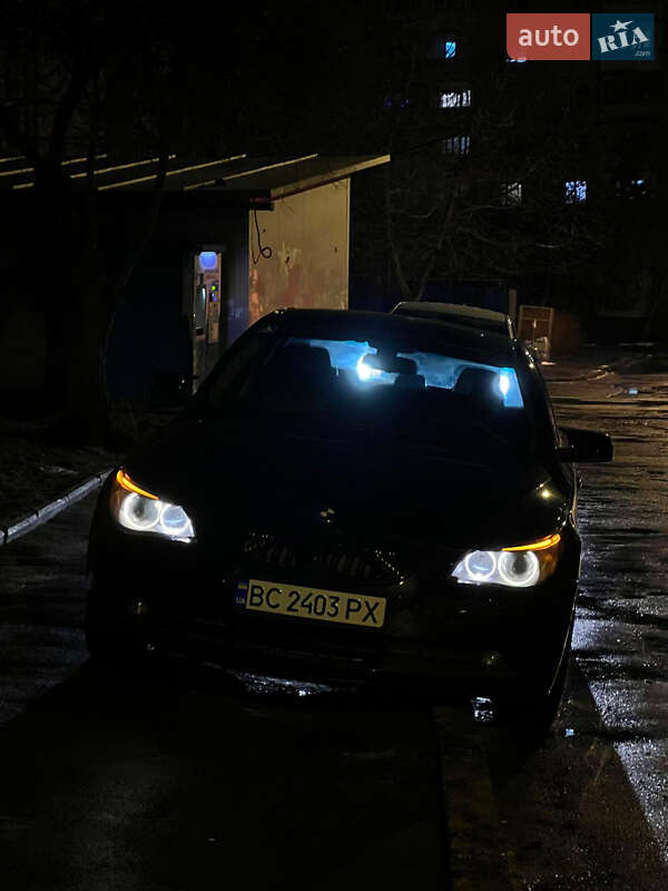 Седан BMW 5 Series 2005 в Львові