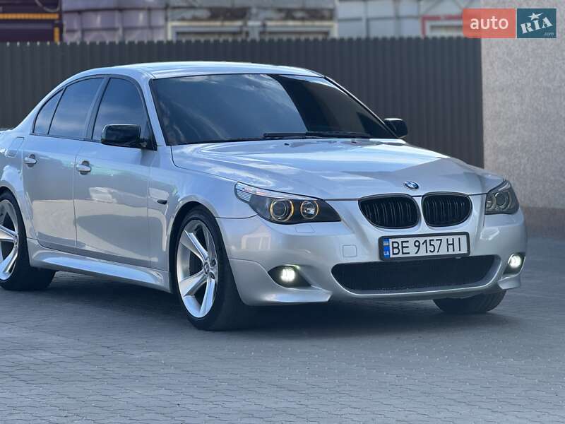 Седан BMW 5 Series 2004 в Жашківу