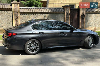 Седан BMW 5 Series 2017 в 