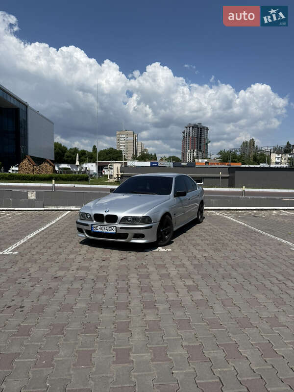 Седан BMW 5 Series 2002 в 