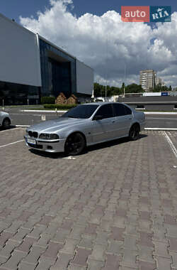 Седан BMW 5 Series 2002 в 
