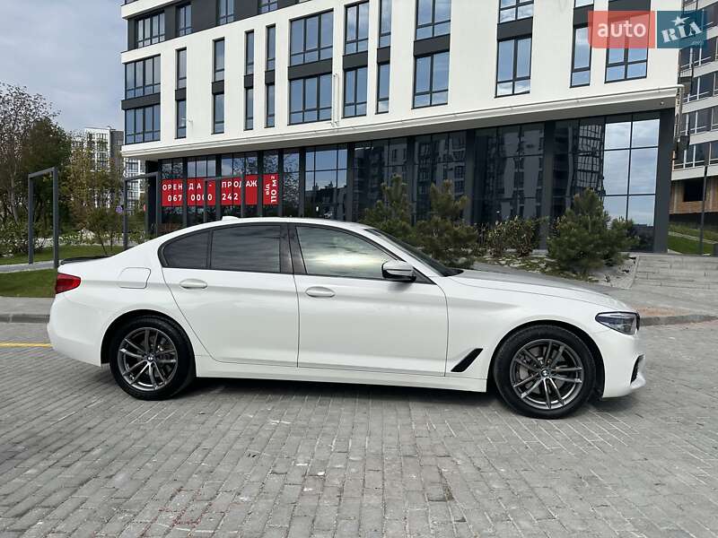 Седан BMW 5 Series 2019 в Львове