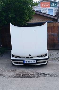 Седан BMW 5 Series 1991 в Днепре