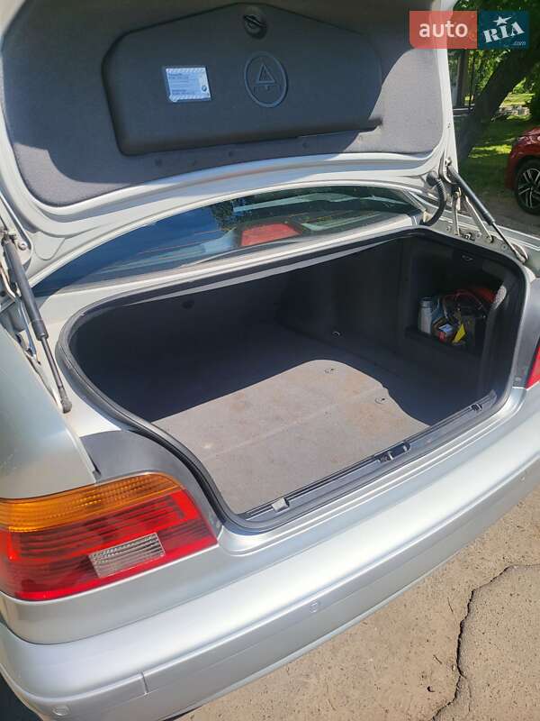 Седан BMW 5 Series 2001 в Буче