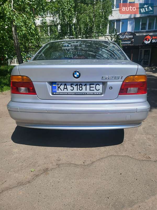 Седан BMW 5 Series 2001 в Буче