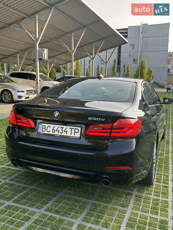 Седан BMW 5 Series 2018 в Львове