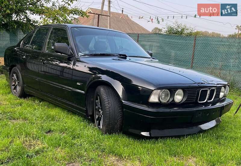 Седан BMW 5 Series 1991 в Козелеці