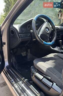 Седан BMW 5 Series 1999 в 