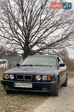 Седан BMW 5 Series 1994 в Киеве