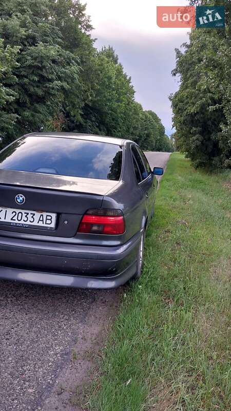 Седан BMW 5 Series 1996 в Барышевке