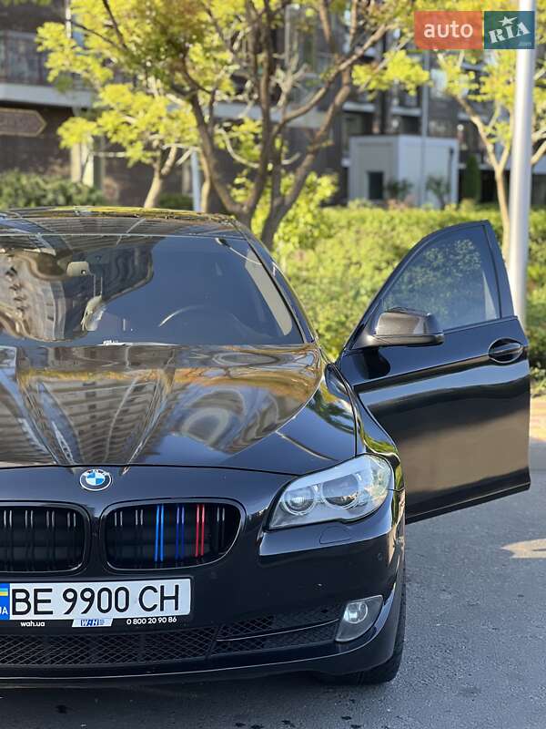 Седан BMW 5 Series 2012 в 