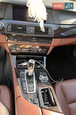 Седан BMW 5 Series 2012 в 