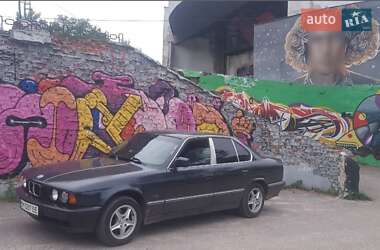 Седан BMW 5 Series 1988 в Сумах