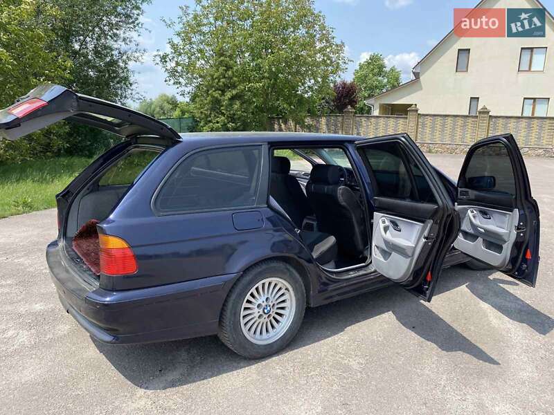Универсал BMW 5 Series 2003 в Костополе