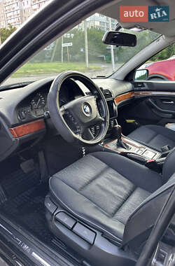 Седан BMW 5 Series 2002 в 