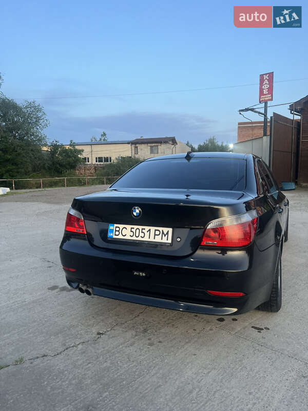 Седан BMW 5 Series 2004 в Жидачове