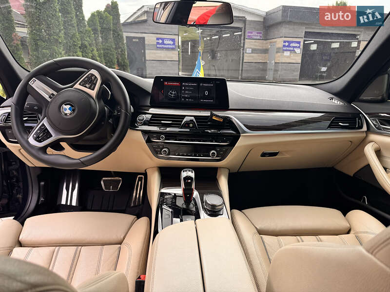 Седан BMW 5 Series 2017 в Ужгороде