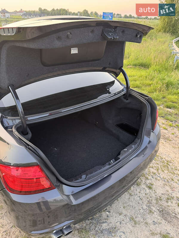 Седан BMW 5 Series 2014 в Луцьку
