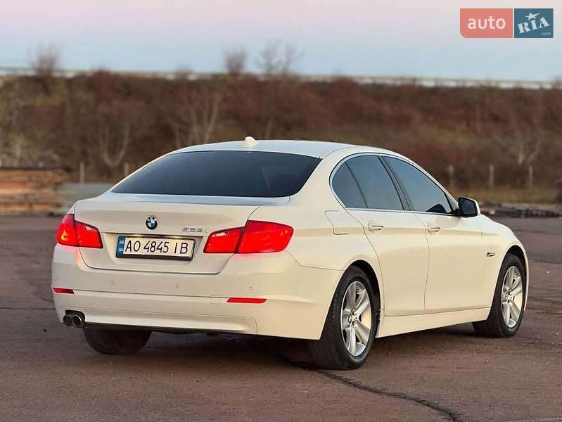 Седан BMW 5 Series 2013 в Львове
