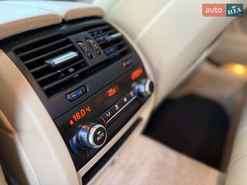 Седан BMW 5 Series 2015 в Тернополе