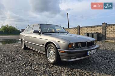 Седан BMW 5 Series 1994 в Камне-Каширском