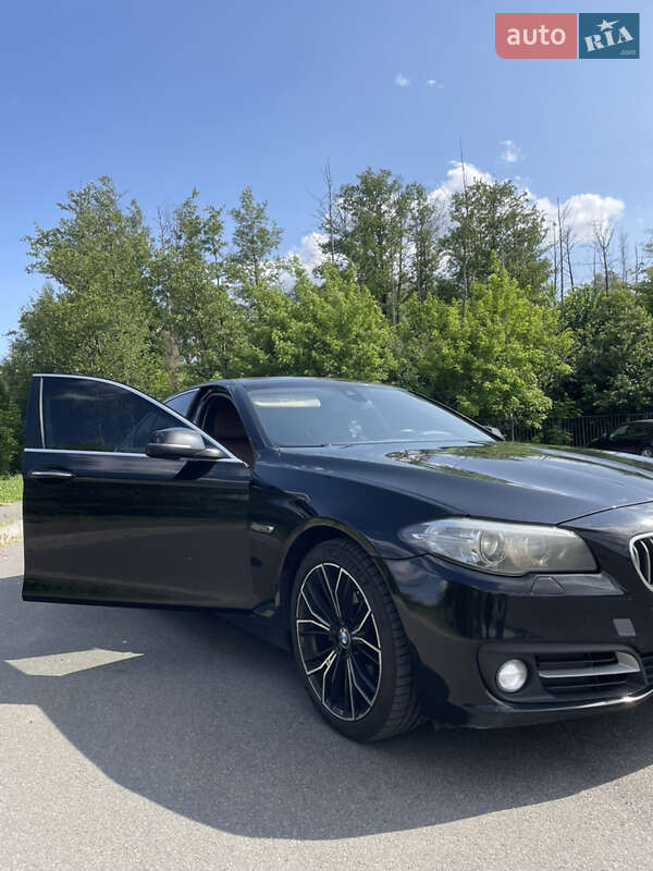 Седан BMW 5 Series 2014 в Буче