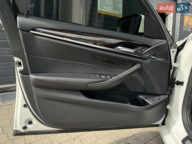 Седан BMW 5 Series 2018 в Мукачевому