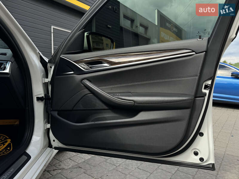 Седан BMW 5 Series 2018 в Мукачевому