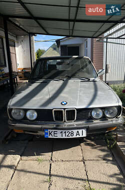 Седан BMW 5 Series 1984 в Каменском