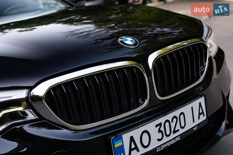 Седан BMW 5 Series 2019 в Ужгороді