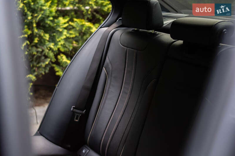 Седан BMW 5 Series 2019 в Ужгороді