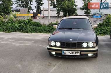 Седан BMW 5 Series 1990 в Киеве