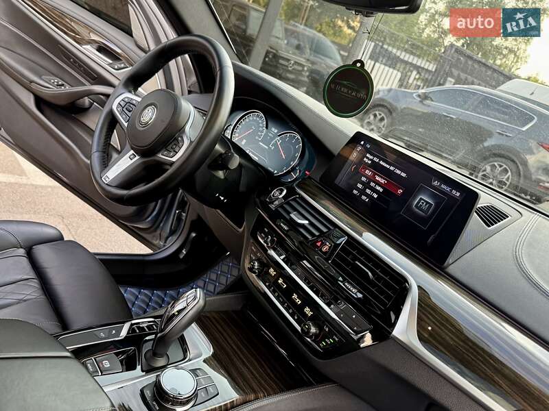 Седан BMW 5 Series 2017 в Киеве