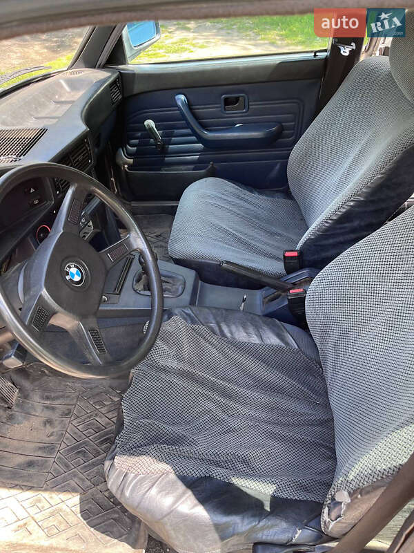 Седан BMW 5 Series 1987 в Славуті