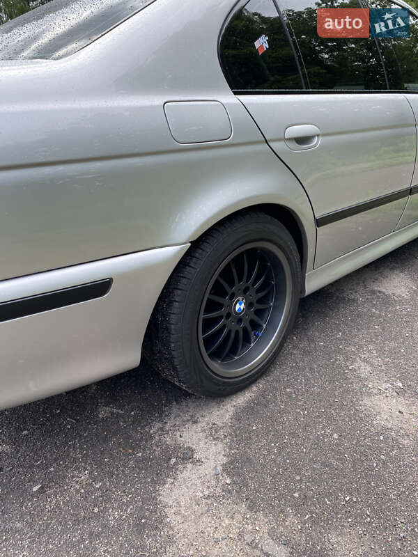 Седан BMW 5 Series 2002 в Семенівці