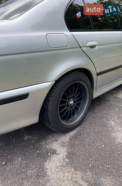 Седан BMW 5 Series 2002 в 