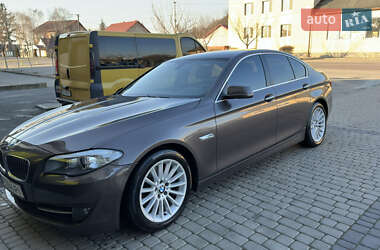 Седан BMW 5 Series 2012 в Тысменице