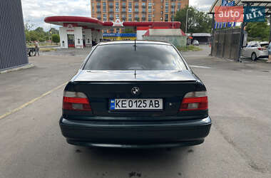 Седан BMW 5 Series 2001 в 